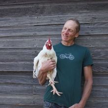 We don't often welcome new vendors at this time of year... but when it comes to pasture-raised Saskatchewan chicken, we HAVE to make an exception!
« »
Starting tomorrow and until the end of this year, we are over the moon to welcome Jeff of @peregrinefa