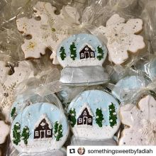 We’re starting to get into the holiday spirit, and it really doesn’t get much more festive than these snow globe sugar cookies!
<
>
Find @somethingsweetbyfadiah at the #farmersmarket today (and every Saturday until Dec 22) from 9am-1pm. <
>
#Repost @s
