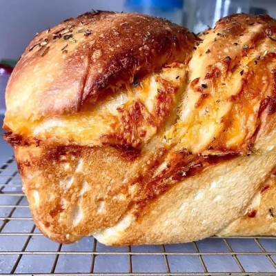 Cheesy Garlic Sourdough Bread